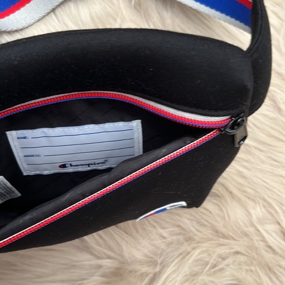 Champion multipurpose belt bag with adjustable strap and buckle - Picture 4 of 4